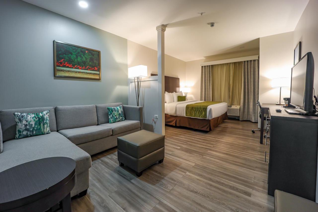 Comfort Inn & Suites Tobago Signal Hill Εξωτερικό φωτογραφία