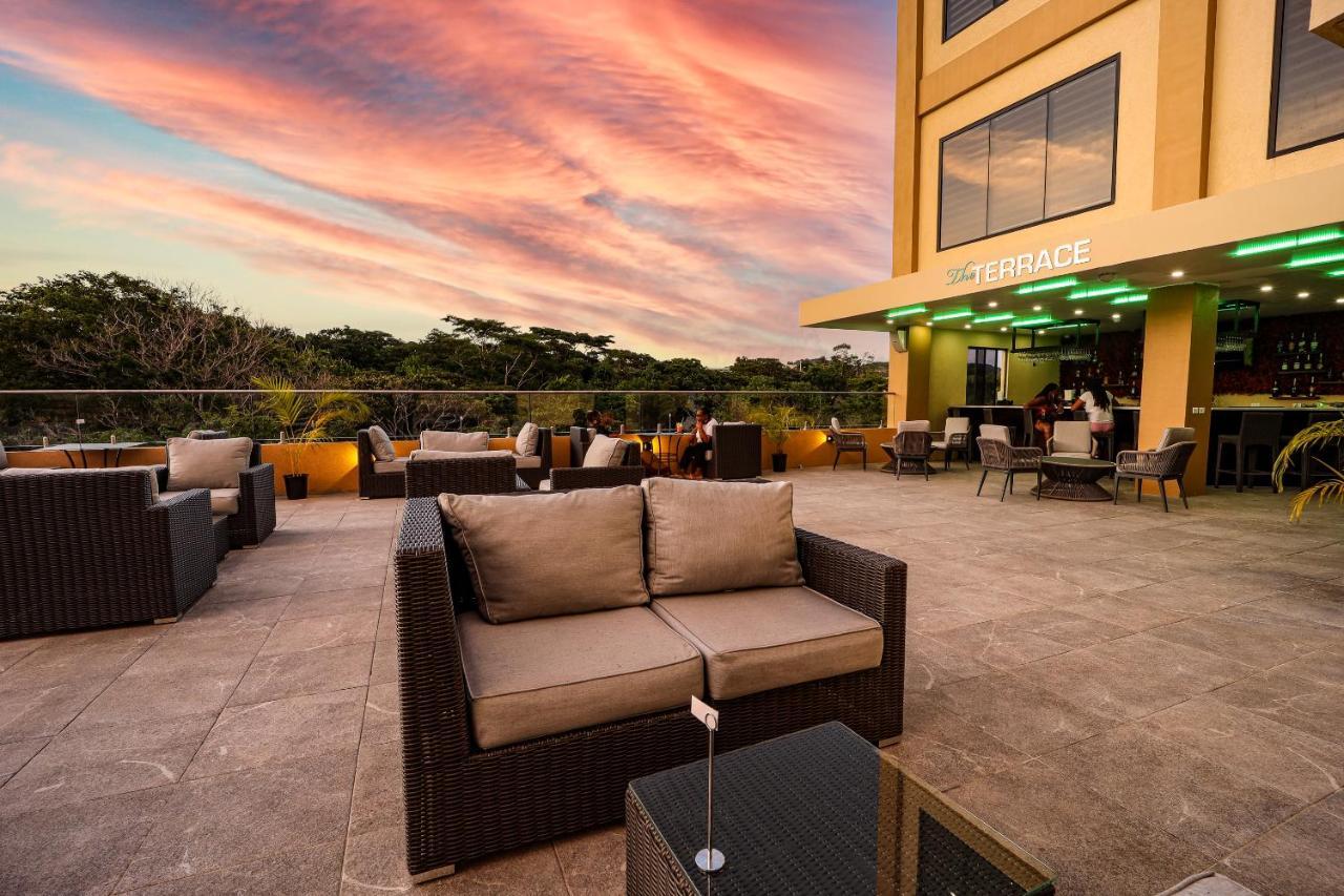 Comfort Inn & Suites Tobago Signal Hill Εξωτερικό φωτογραφία
