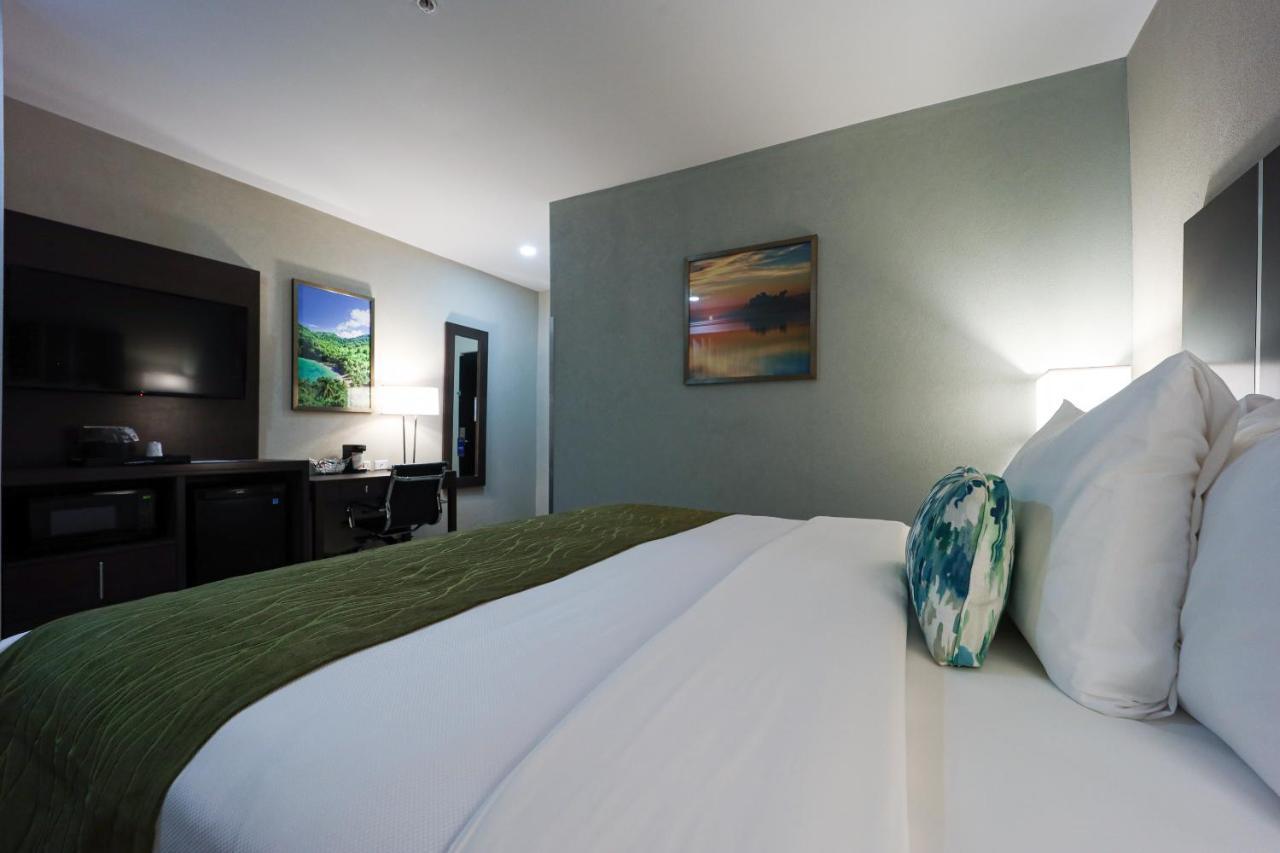 Comfort Inn & Suites Tobago Signal Hill Εξωτερικό φωτογραφία