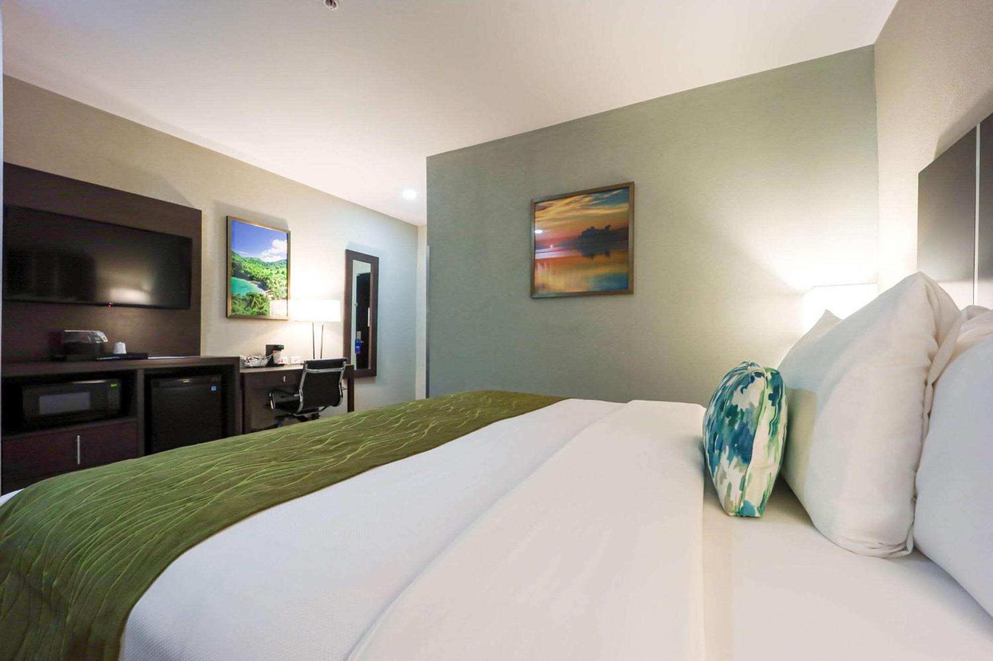 Comfort Inn & Suites Tobago Signal Hill Εξωτερικό φωτογραφία