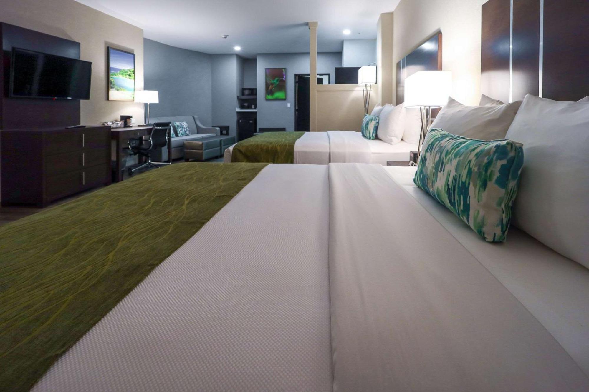 Comfort Inn & Suites Tobago Signal Hill Εξωτερικό φωτογραφία